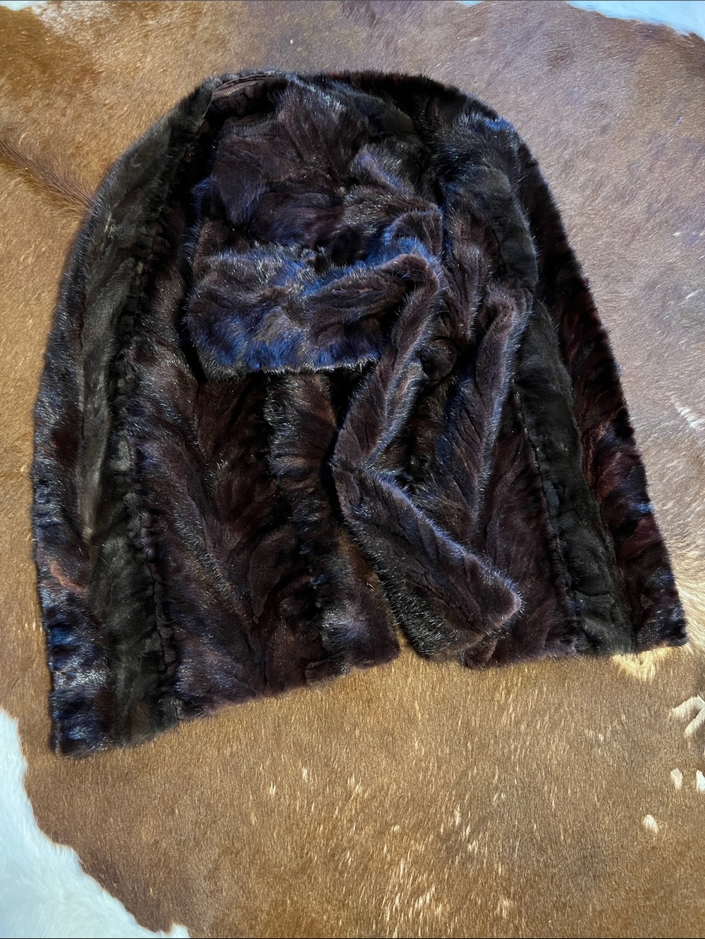 Dark brown genuine fur tippet shawl, made of mink or ermine.